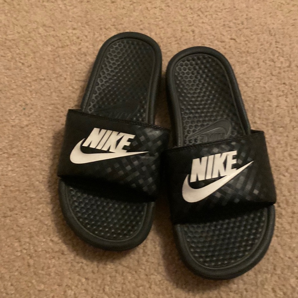 Nike womens slides